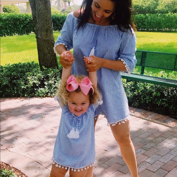 Mommy and me off the shoulder seersucker dress - Picture 1 of 2